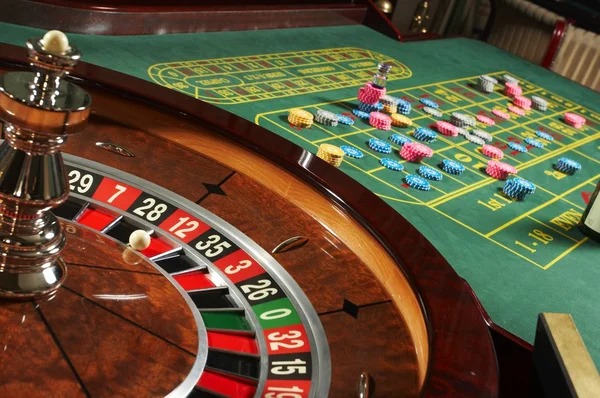 indopols4d platform interface showing football markets, live-dealer tables, and slot games